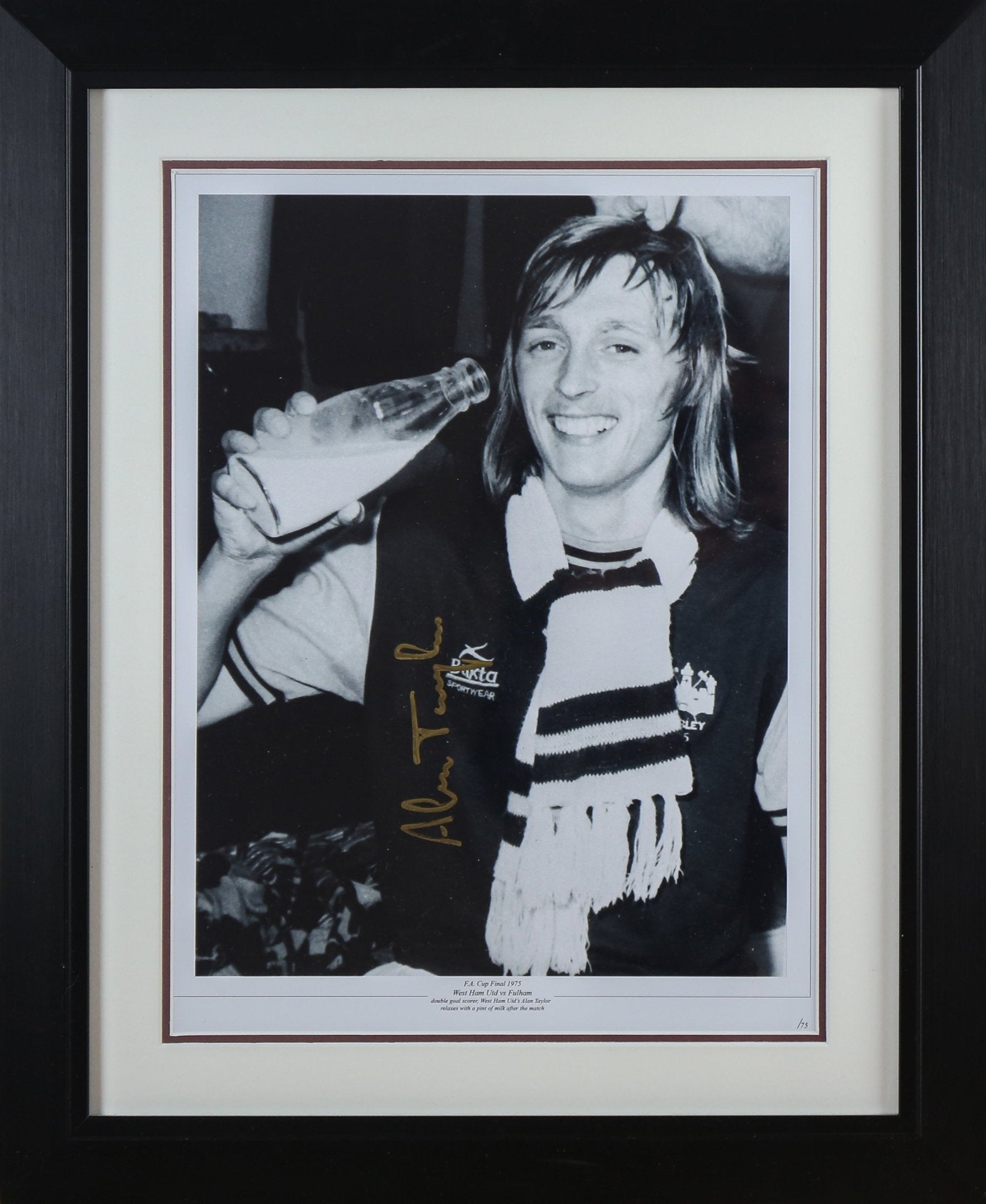 Alan Taylor Signed 12x16 Photograph Framed Display - Memorabilia Framers Shop